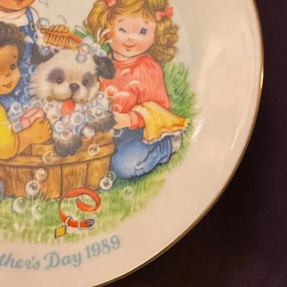 Gift Porcelain Mini 5" Decorative Plate 22K Gold Trim Avon Mother's Day 1989 VTG - Picture 6 of 9